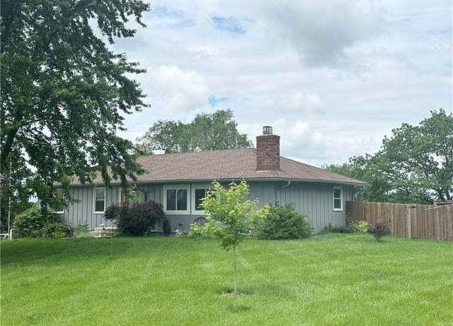 Property at 22014 W 223rd St, Spring Hill, KS 66083, 3 beds, 1 bath