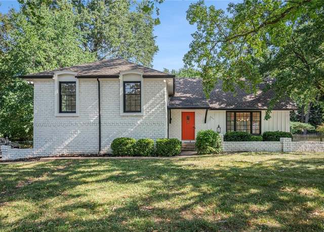 Property at 3322 W 95th St, Leawood, KS 66206, 4 beds, 2.5 baths