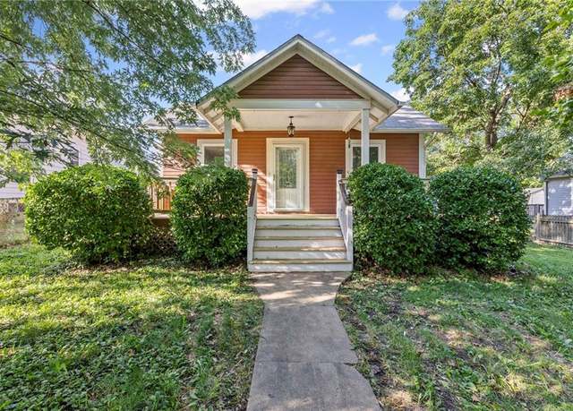Property at 404 E Wea St, Paola, KS 66071, 2 beds, 2 baths