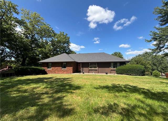 Property at 13491 Heritage Dr, St Joseph, MO 64505, 3 beds, 2.5 baths
