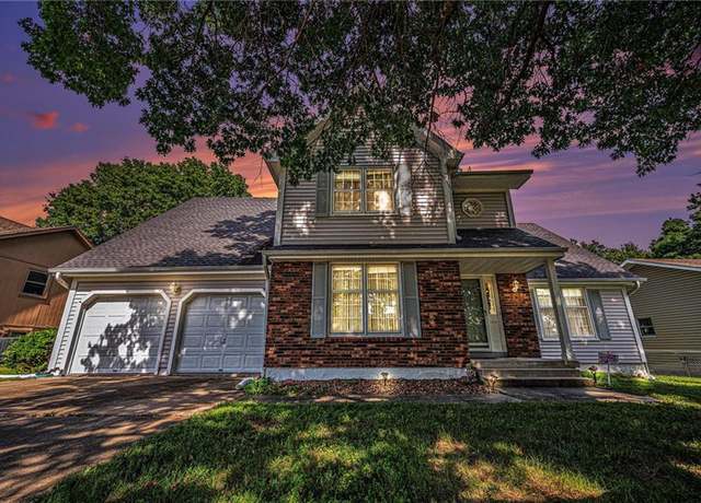Property at 103 Cedar St, Smithville, MO 64089, 4 beds, 2.5 baths