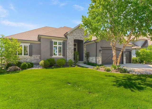 Property at 10417 W 172nd St, Overland Park, KS 66221, 5 beds, 4.5 baths