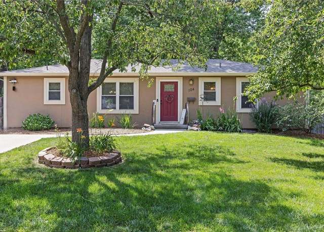 Property at 104 SW Alderson Pl, Lee's Summit, MO 64063, 3 beds, 2 baths