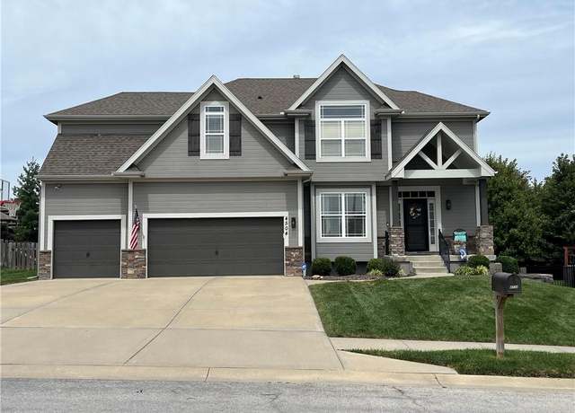 Property at 4504 NE 91st St, Kansas City, MO 64156, 4 beds, 4 baths