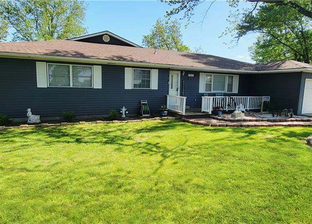 Property at 1463 Missouri Rd, Iola, KS 66749, 4 beds, 2.5 baths