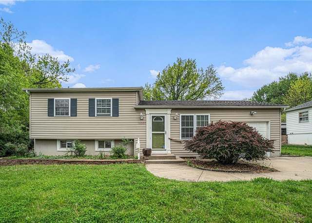 Property at 10024 Kessler St, Overland Park, KS 66212, 3 beds, 1.5 baths