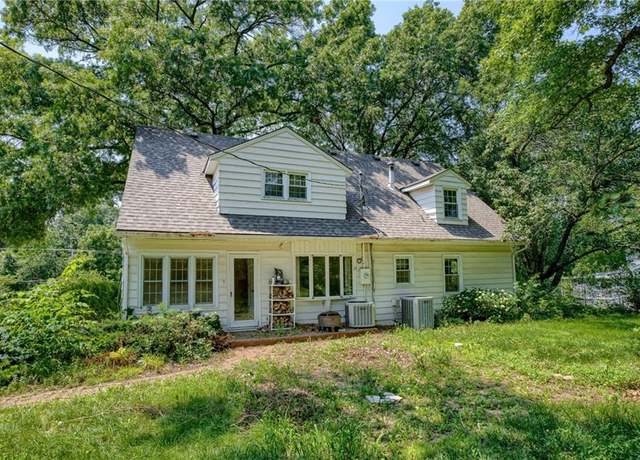 Property at 3437 Shrine Park Rd, Leavenworth, KS 66048, 3 beds, 2 baths