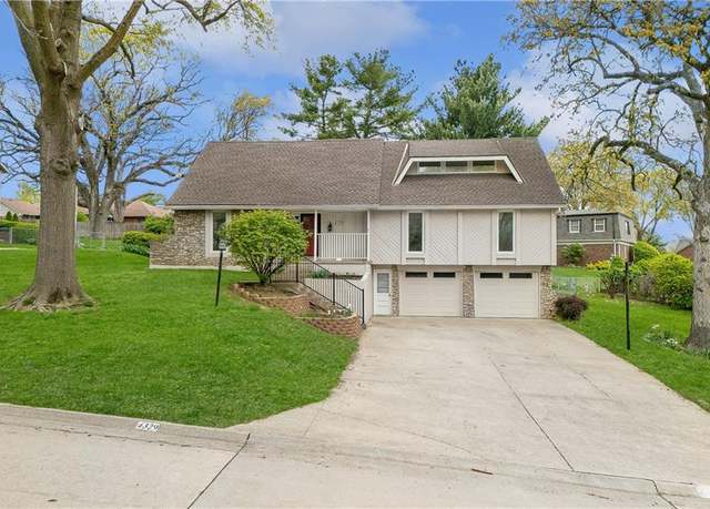 Property at 4329 Stonecrest Dr, St Joseph, MO 64506, 5 beds, 2.5 baths