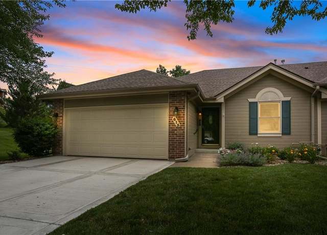 Property at 615 NE 101st St, Kansas City, MO 64155, 2 beds, 2 baths