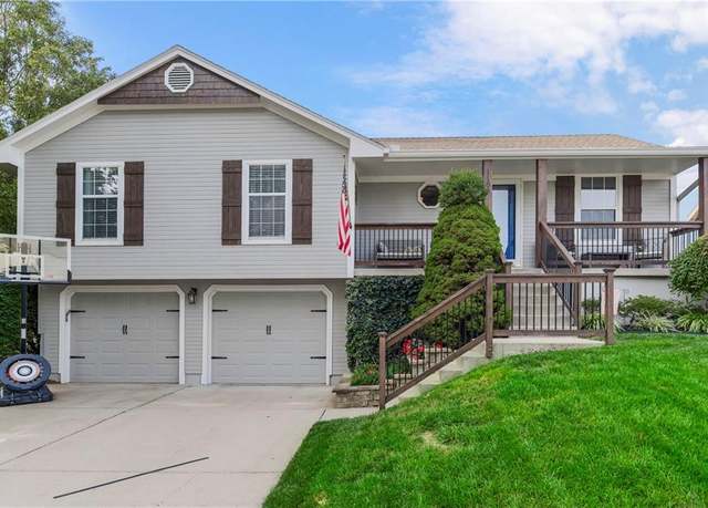 Property at 1108 Hunters Rd, Blue Springs, MO 64014, 3 beds, 3 baths