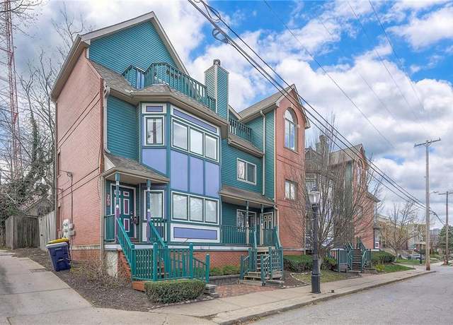 Property at 207 E 30th St, Kansas City, MO 64108, 2 beds, 2 baths