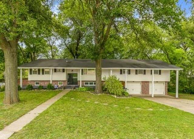 Property at 532 Maple Ave, Smithville, MO 64089, 4 beds, 3 baths