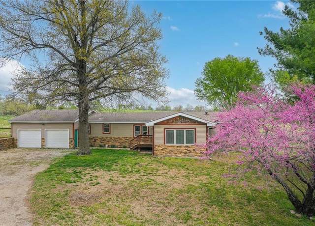 Property at 34530 255th St, Easton, KS 66020, 3 beds, 2 baths