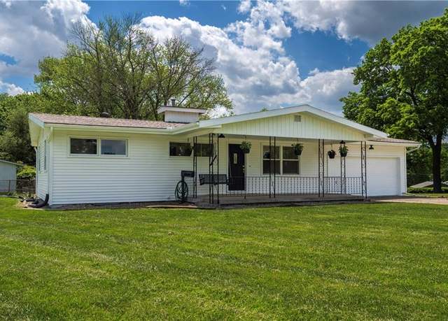 Property at 6310 N Howard Ave, Gladstone, MO 64118, 3 beds, 1.5 baths