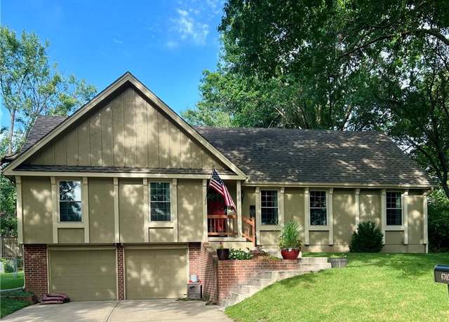Property at 6705 NW Mirror Lake Ter, Parkville, MO 64152, 4 beds, 2 baths