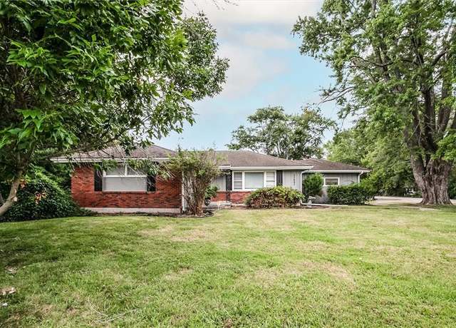 Property at 11601 E 75th St, Raytown, MO 64138, 3 beds, 2 baths