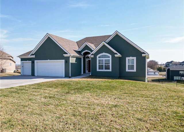 Property at 14156 Millstone Blvd, St Joseph, MO 64505, 4 beds, 3 baths