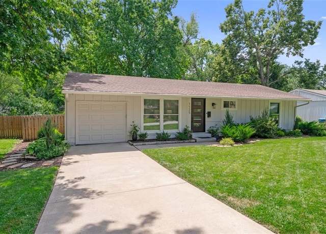 Property at 7725 Colonial Dr, Prairie Village, KS 66208, 3 beds, 1 bath