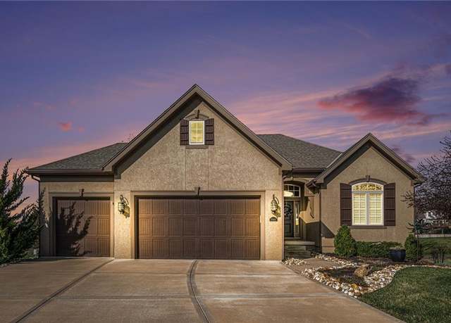 Property at 1905 NE 100th Ter, Kansas City, MO 64155, 4 beds, 3 baths