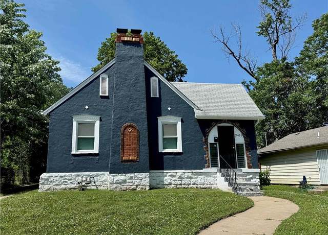 Property at 2416 E 70th St, Kansas City, MO 64132, 3 beds, 1 bath