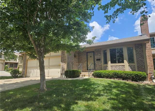 Property at 11016 W 96th Ter, Overland Park, KS 66214, 2 beds, 2.5 baths