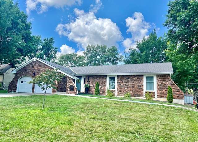 Property at 703 S Russell St, Odessa, MO 64076, 3 beds, 2 baths