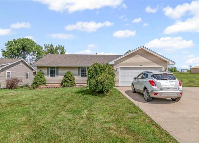 Property at 904 W 8th St, Cameron, MO 64429, 4 beds, 3 baths