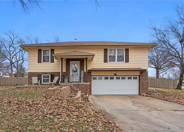 Property at 2807 N 156th St, Basehor, KS 66007, 3 beds, 2 baths