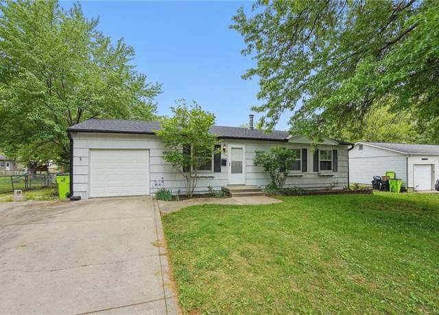 Property at 10005 Kessler St, Overland Park, KS 66212, 3 beds, 1.5 baths