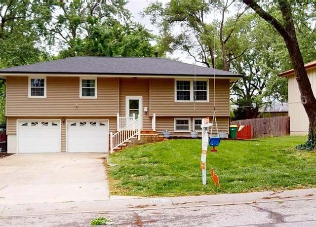 Property at 11706 W 69th St, Shawnee, KS 66203, 3 beds, 2 baths