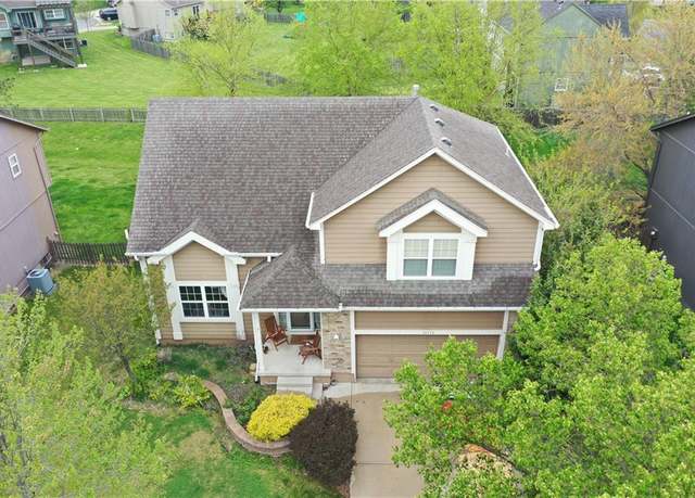 Property at 18716 W 164th Ter, Olathe, KS 66062, 4 beds, 3 baths