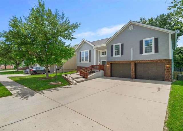 Property at 3012 Garland St, Leavenworth, KS 66048, 4 beds, 3 baths