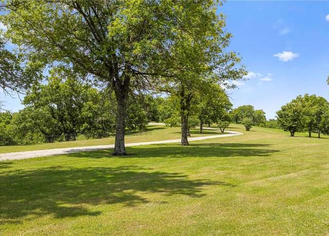 Property at 21985 Ks-152 Hwy, Lacygne, KS 66040, 4 beds, 4.5 baths