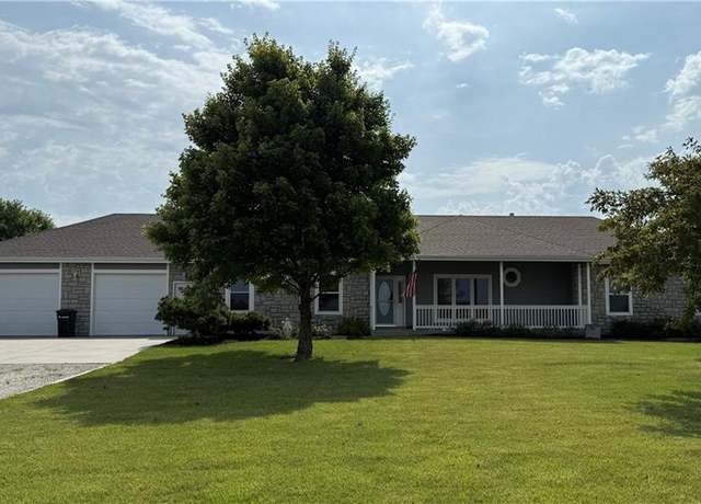 Property at 17170 166th St, Basehor, KS 66007, 3 beds, 2.5 baths