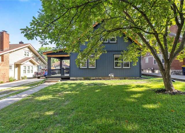 Property at 17 E 65th Ter, Kansas City, MO 64113, 3 beds, 2 baths