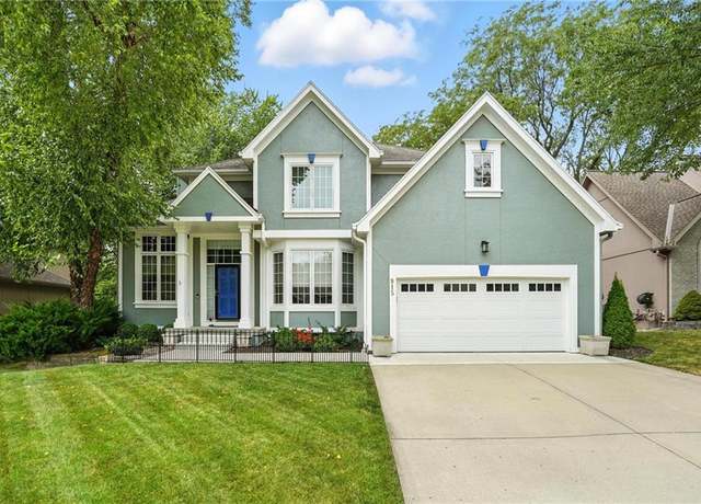 Property at 915 NE 102nd St, Kansas City, MO 64155, 4 beds, 2.5 baths