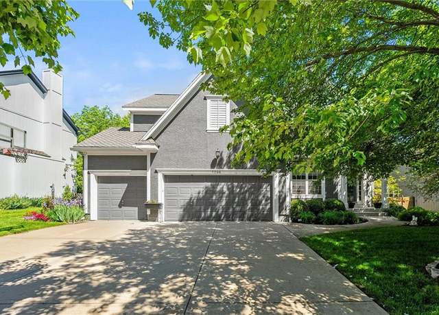 Property at 5206 W 158th Pl, Overland Park, KS 66224, 4 beds, 3.5 baths