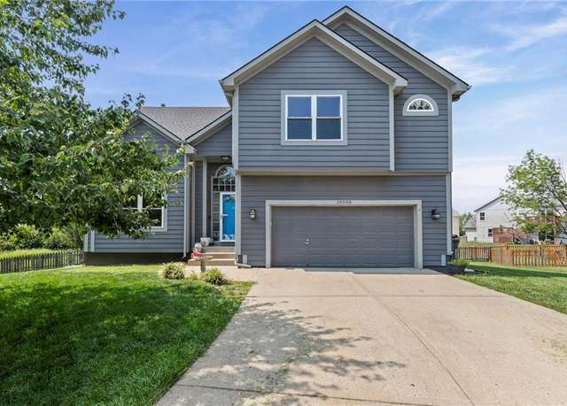 Property at 19098 W 164th Ter, Olathe, KS 66062, 4 beds, 2.5 baths
