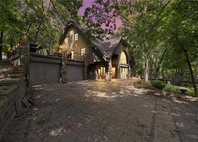 Property at 928 NW Cedar Creek Ln, Lee's Summit, MO 64081, 4 beds, 3.5 baths
