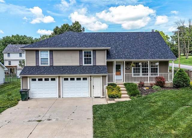 Property at 702 Deerfield St, Leavenworth, KS 66048, 4 beds, 3 baths