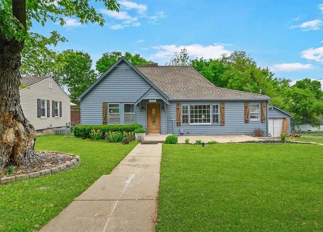 Property at 1624 Shawnee St, Leavenworth, KS 66048, 3 beds, 1.5 baths