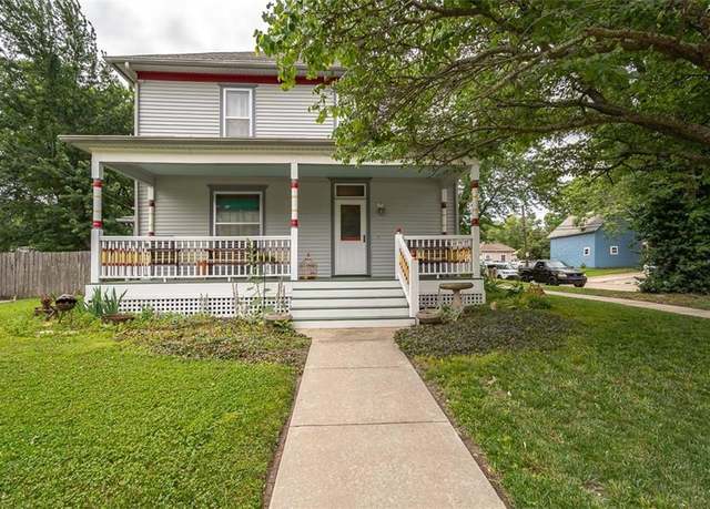 Property at 703 S Princeton St, Ottawa, KS 66067, 3 beds, 2 baths