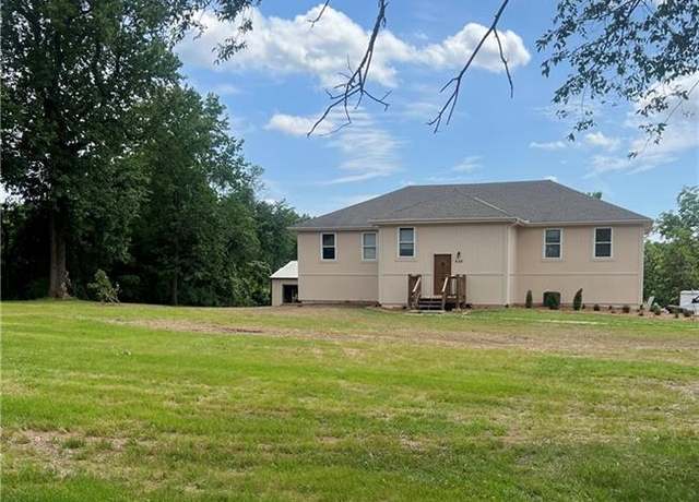 Property at 688 Allen Rd, Independence, MO 64055, 5 beds, 3.5 baths