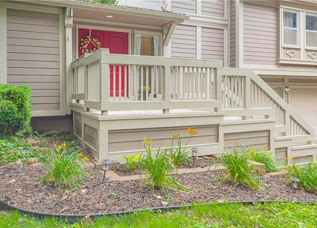 Property at 14820 W 91st Ter, Lenexa, KS 66215, 4 beds, 2.5 baths