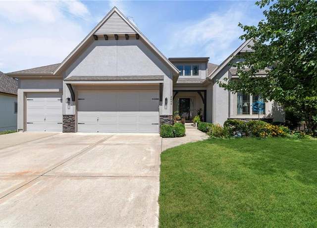 Property at 2644 SW 9th Ter, Lee's Summit, MO 64081, 4 beds, 3.5 baths