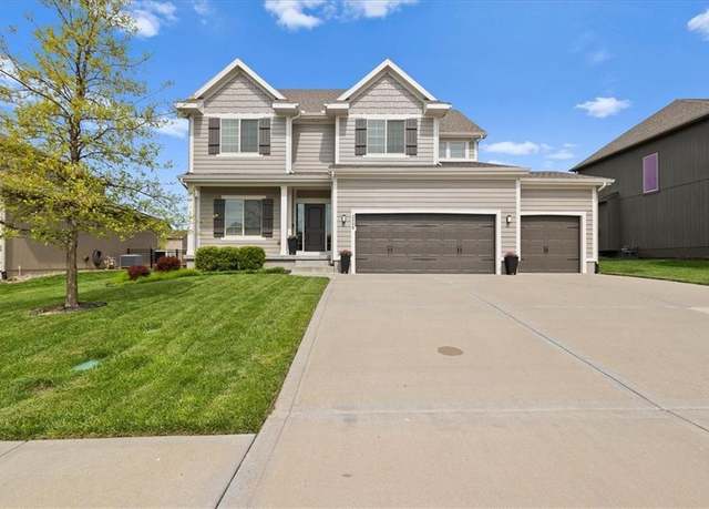 Property at 2508 SW Hickory Ln, Lee's Summit, MO 64082, 5 beds, 4.5 baths