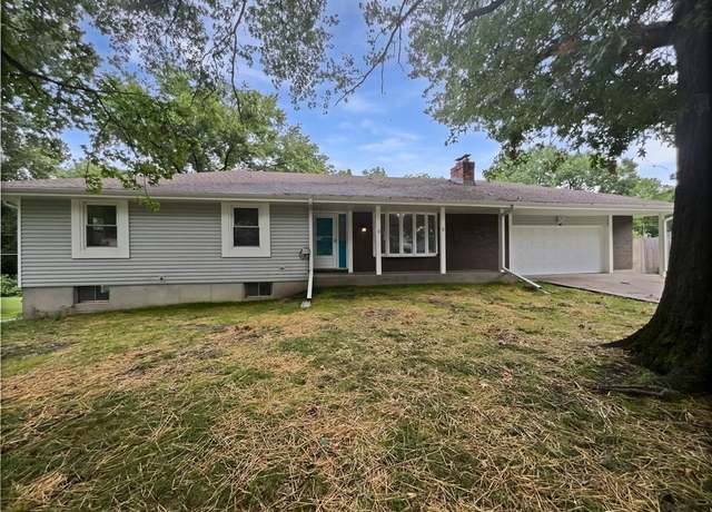 Property at 2100 Thunderbird Dr, Harrisonville, MO 64701, 3 beds, 3 baths