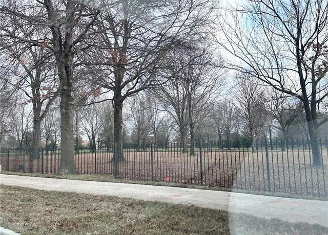 Property at 13801 Howe Ln, Leawood, KS 66224