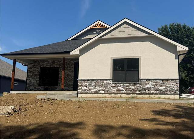 Property at 397 Leslie Ln, Excelsior Springs, MO 64024, 3 beds, 3 baths