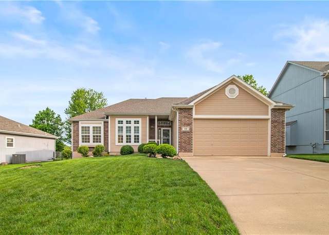 Property at 513 NE Hans Dr, Blue Springs, MO 64014, 4 beds, 3 baths